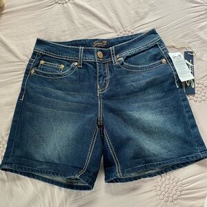 Signature Blue Jean Shorts Classic Design